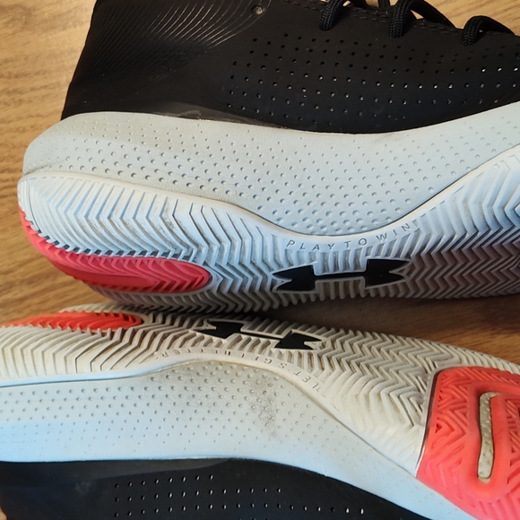 Nike Boys Steph Curry Size 7 Y. Minimal Wear. In Very Good Used Condition. - Picture 5 of 7